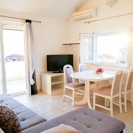 Zadar, The Florens - Near The With The New Pool & Garden, Bbq And Kids Playground شقة *