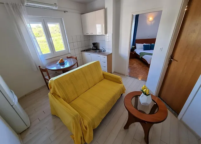 Lägenhet Zadar, The Florens - Near The With The New Pool & Garden, Bbq And Kids Playground