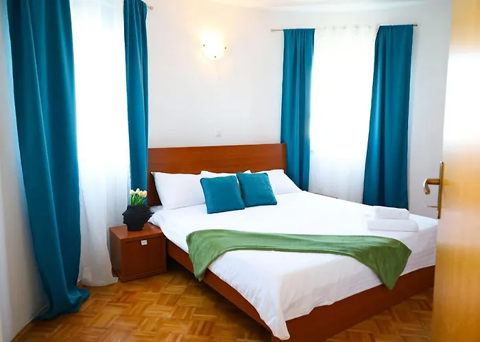 Zadar, The Florens - Near The With The New Pool & Garden, Bbq And Kids Playground Zadar