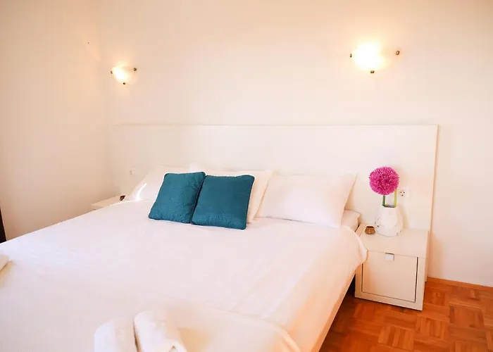 Zadar, The Florens - Near The With The New Pool & Garden, Bbq And Kids Playground