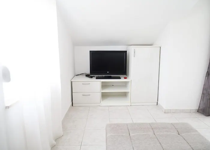 Zadar, The Florens - Near The With The New Pool & Garden, Bbq And Kids Playground Lägenhet *