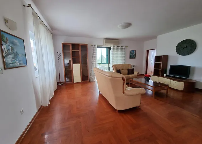 Zadar, The Florens - Near The With The New Pool & Garden, Bbq And Kids Playground Lägenhet *