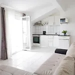 Lejlighed Zadar, The Florens - Near The With The New Pool & Garden, Bbq And Kids Playground