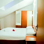 Lejlighed Zadar, The Florens - Near The With The New Pool & Garden, Bbq And Kids Playground
