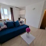 Zadar, The Florens - Near The With The New Pool & Garden, Bbq And Kids Playground Lejlighed *