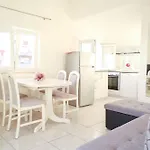 Zadar, The Florens - Near The With The New Pool & Garden, Bbq And Kids Playground Zadar