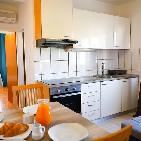 Zadar, The Florens - Near The With The New Pool & Garden, Bbq And Kids Playground Apartament
