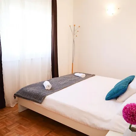 Zadar, The Florens - Near The With The New Pool & Garden, Bbq And Kids Playground Apartament *
