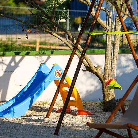 Apartment The Florens Near The With The Pool, Bbq And Kids Playground, Diklo