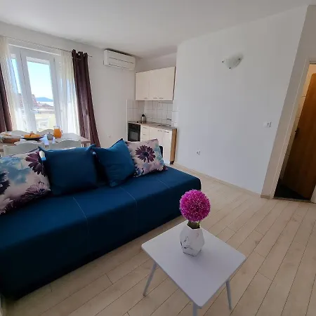 Zadar, The Florens - Near The With The New Pool & Garden, Bbq And Kids Playground Apartament *