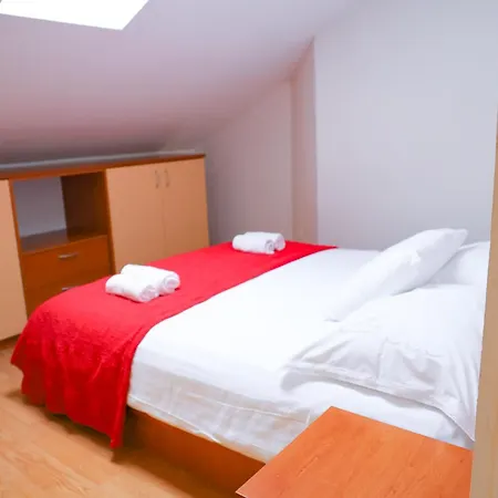 The Florens Near The With The Pool, Bbq And Kids Playground, Diklo Apartment Zadar