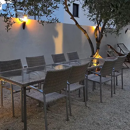 Zadar, The Florens - Near The With The New Pool & Garden, Bbq And Kids Playground Lejlighed Zadar