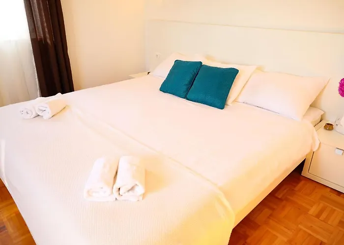 아파트 Zadar, The Florens - Near The With The New Pool & Garden, Bbq And Kids Playground