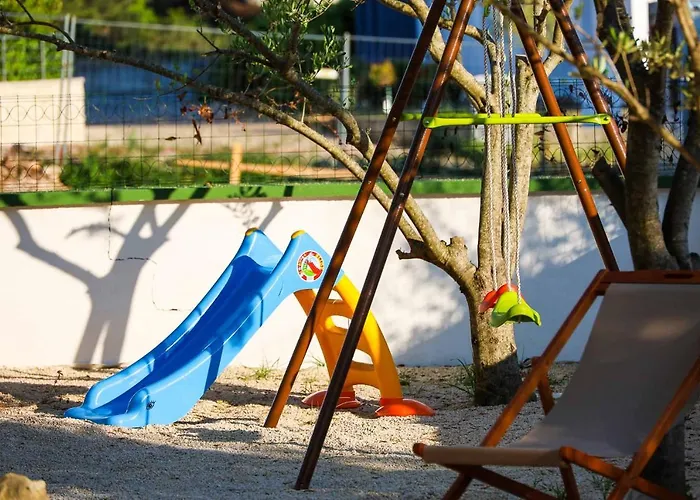 아파트 Zadar, The Florens - Near The With The New Pool & Garden, Bbq And Kids Playground