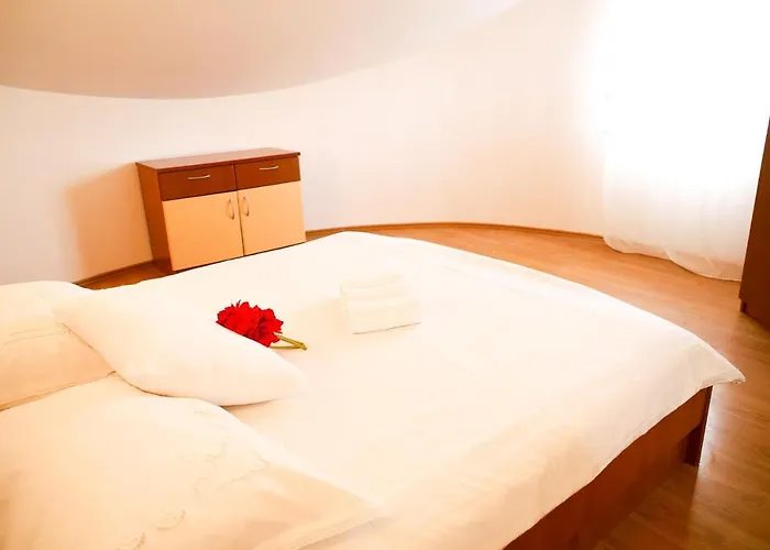 Zadar, The Florens - Near The With The New Pool & Garden, Bbq And Kids Playground 자다르